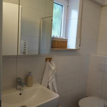 Apartment Klein & Fein - Small & Beautiful Handthal