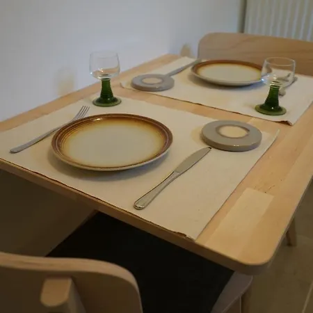 Klein & Fein - Small & Beautiful Apartment Handthal