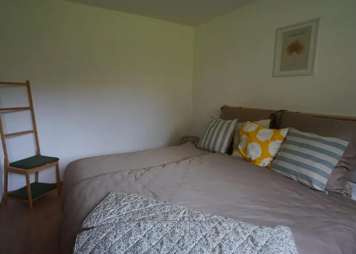 Klein & Fein - Small & Beautiful Handthal